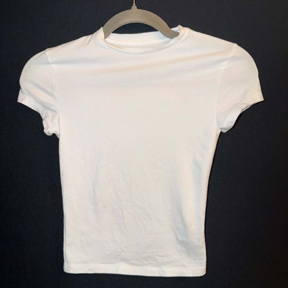 Wild Fable Women's White Short Sleeve Crewneck Fitted T